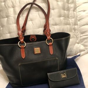 CORRECTION: Dooney & Bourke Tote & Wallett